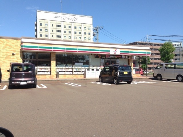 コンビニ　セブンイレブン燕三条駅前店（コンビニ）まで209m