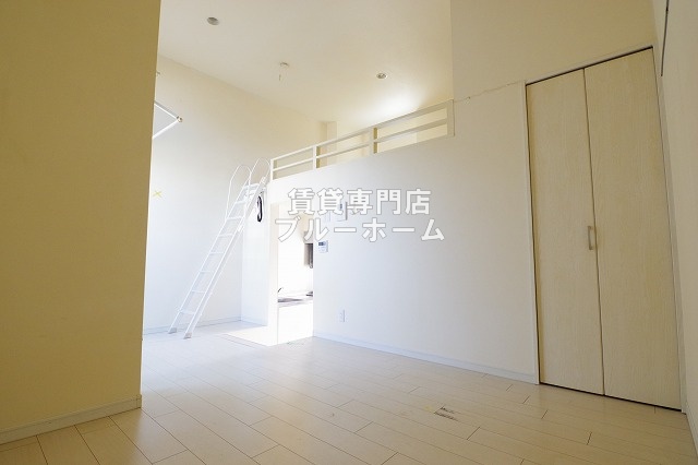 その他　洋室の別アングルです！
