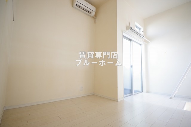 居室・リビング　6.7帖のゆったりとした洋室！