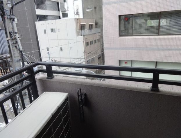 バルコニー　お洗濯にも便利なバルコニー付き