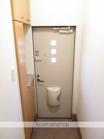 クレメントガーデンハウス A棟の玄関写真