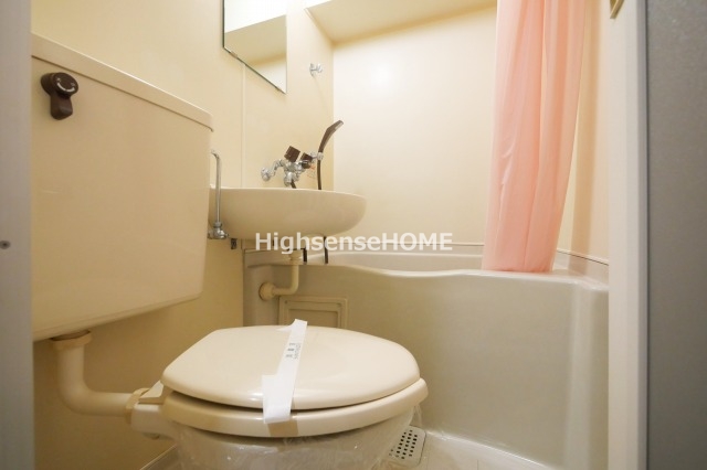 トイレ　落ち着いたトイレです