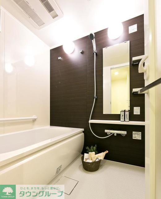 バス・シャワールーム　※写真は同タイプ住戸です。