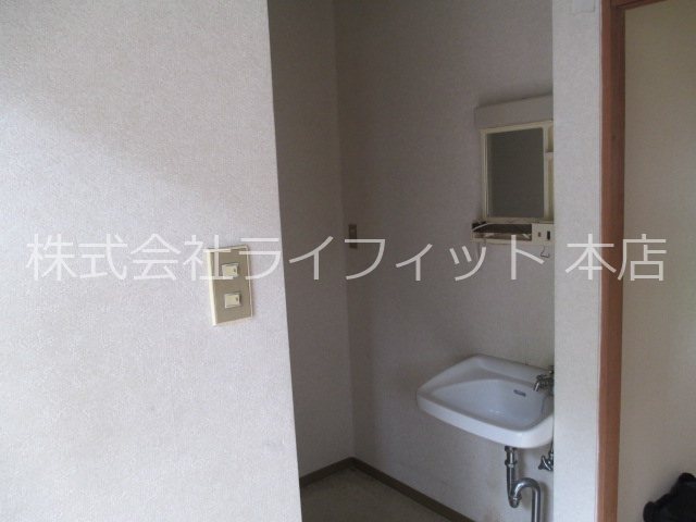 洗面設備　同間取別部屋のお写真です