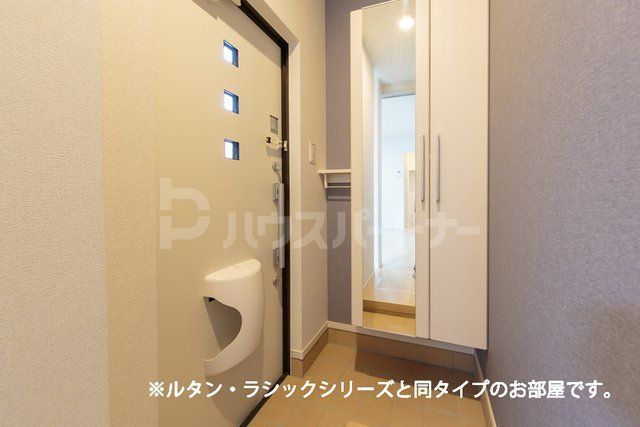 玄関　※同施工会社施工例※