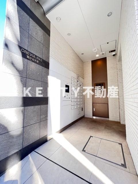 エントランス　落ち着いたエントランスです