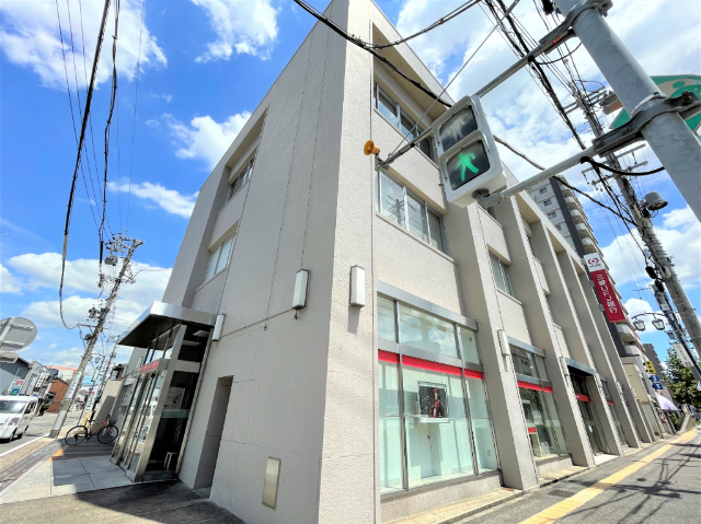 銀行　三菱東京ＵＦＪ銀行（銀行）まで410m