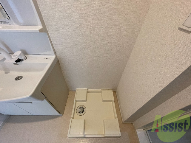 その他設備　洗濯パンが設置されており洗濯機も問題なく設置出来そうですね。