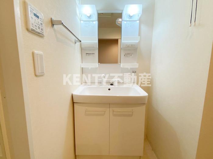 洗面設備　コンパクトで使いやすい洗面所