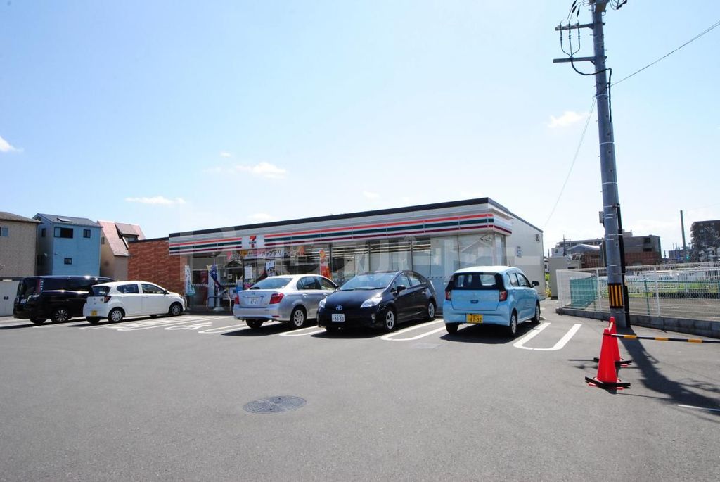 コンビニ　セブン-イレブン さいたま新中里２丁目店（コンビニ）まで170m