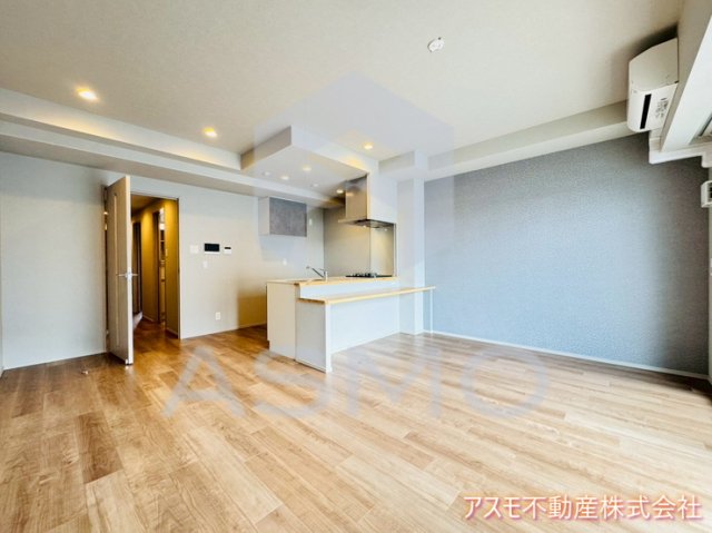 居室・リビング　同マンション別部屋参考写真
