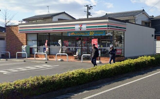 コンビニ　セブンイレブン鹿児島桜ヶ丘2丁目店（コンビニ）まで84m