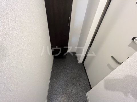 ジーメゾン新狭山駅前の玄関写真