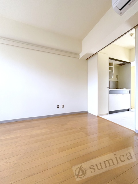 その他　内装は白を基調として建具とキッチンがグッと映えてます＾＾