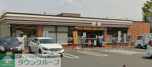 コンビニ　セブンイレブン横浜川井宿町店（コンビニ）まで810m