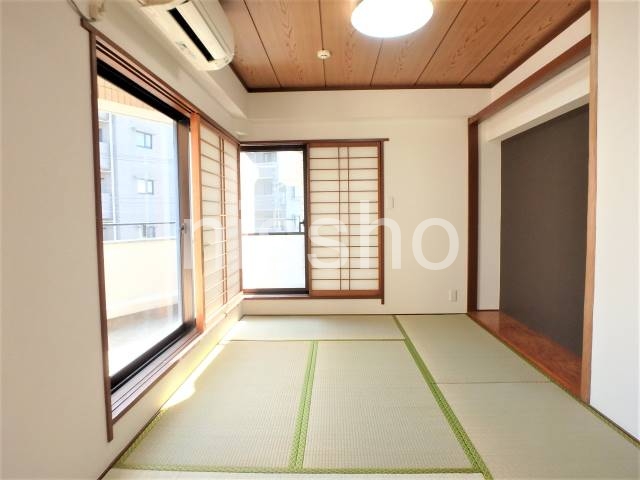 その他部屋・スペース　３階：２面彩光の和室６帖！