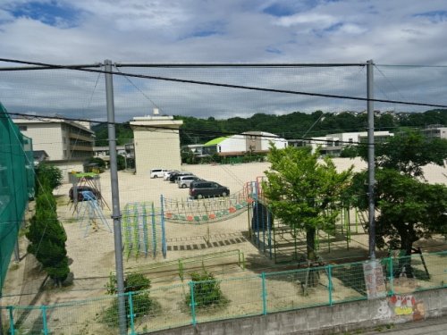 小学校　岡山市立横井小学校（小学校）まで678m