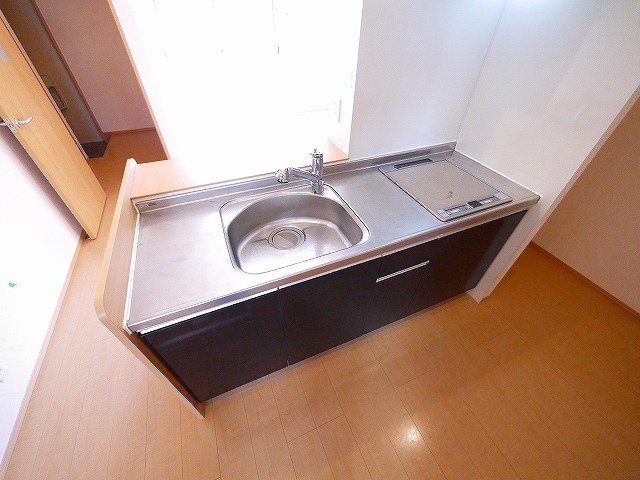 キッチン　IHコンロ二口付きのシステムキッチン