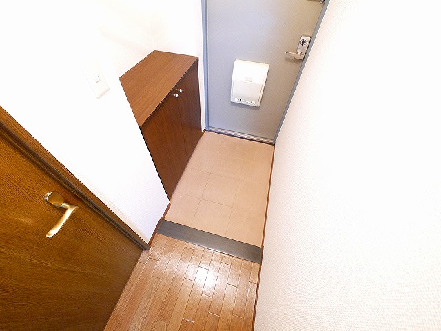 玄関　落ち着いた玄関です