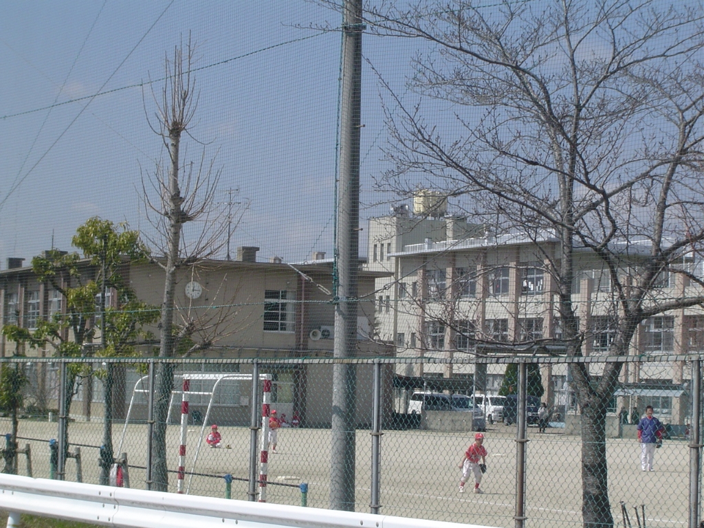 小学校　青谷小学校（小学校）まで600m