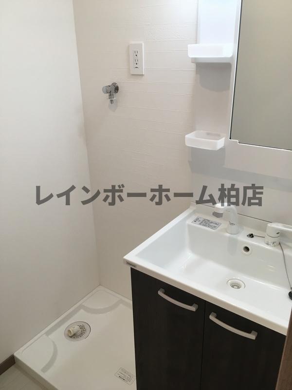 洗面設備　脱衣スペースもあります