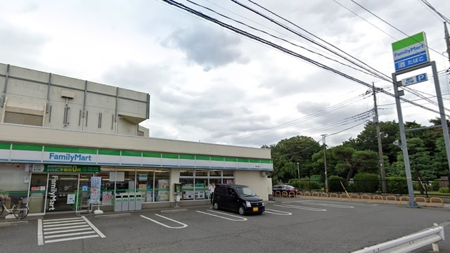 コンビニ　ファミリーマート浦和駒場店（コンビニ）まで890m