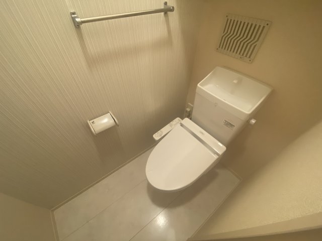 ＪＲ埼京線 北戸田駅 徒歩9分 2階建 築9年のトイレ写真