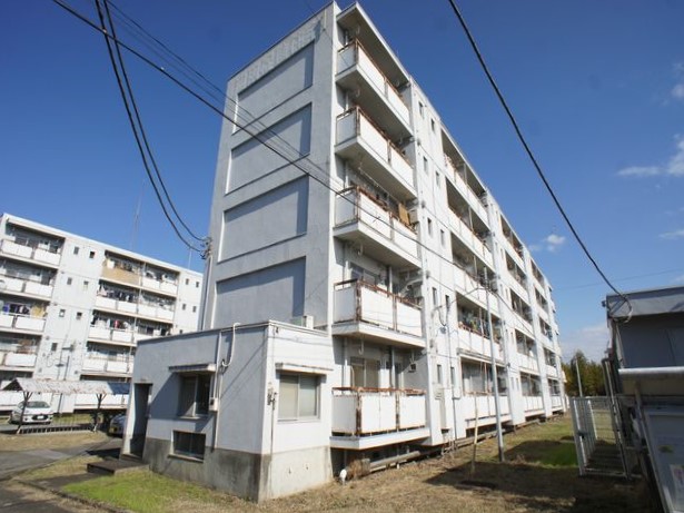 建物外観　5階建てのマンションです☆