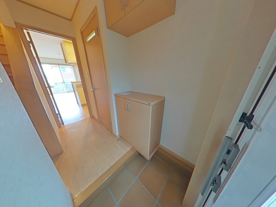 玄関　※別部屋の写真です