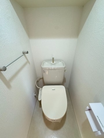 トイレ　※同仕様写真