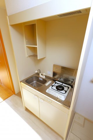 キッチン　参考写真（同物件別部屋）