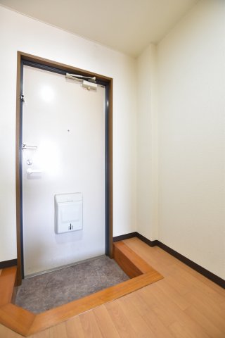 玄関　別号室画像。ご参考下さい