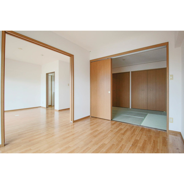 居室・リビング　同じ建物の別の部屋