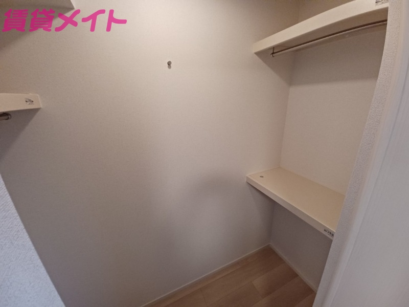 収納　同型参考写真です