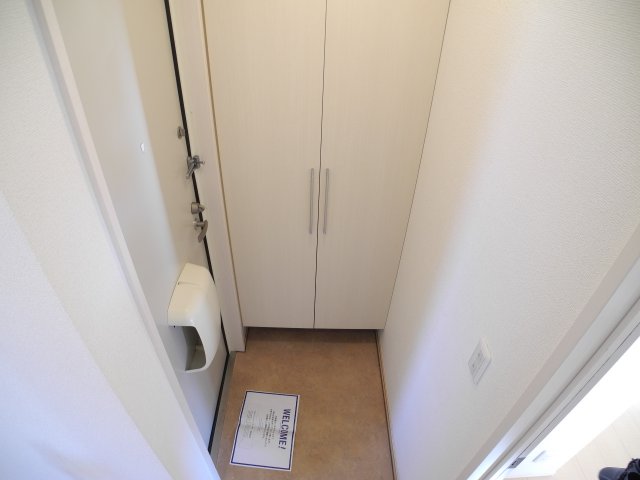 玄関　※同物件反転タイプの写真でございます※現況を優先します※