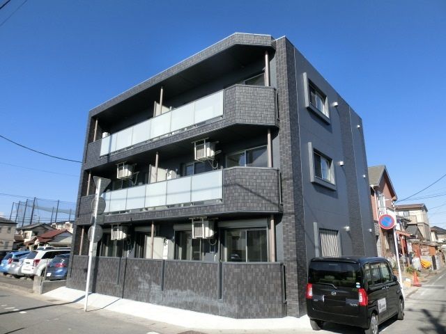 建物外観　2018年2月完成のピカピカですよ