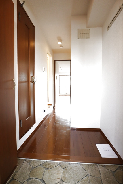 玄関　同物件別部屋写真※現況優先