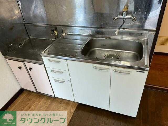 キッチン　同物件他号室