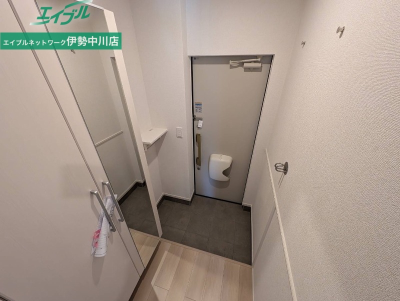 玄関　同タイプ写真