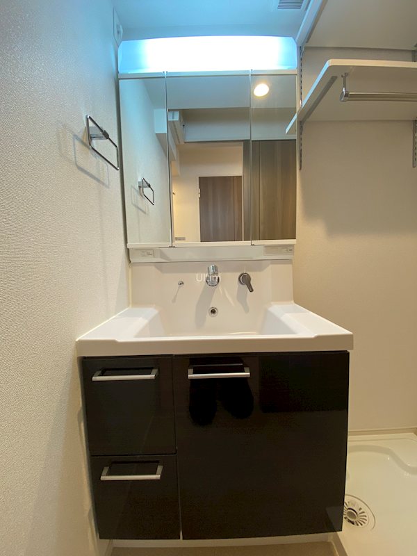 洗面設備　別のお部屋の写真ですが参考までに