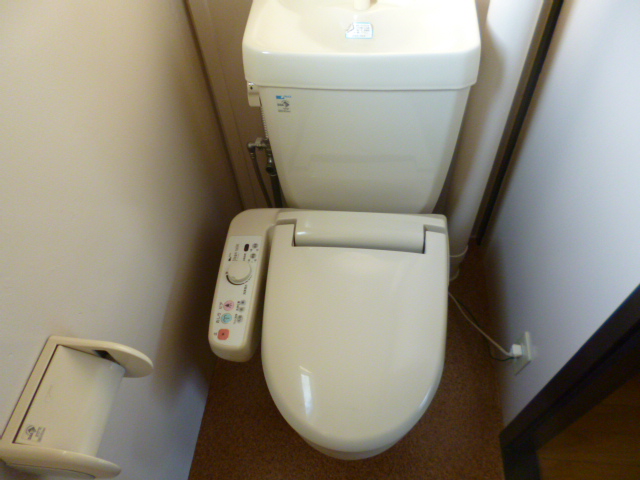 トイレ　ウォシュレット付いてます！
