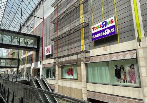 ショッピングセンター　神戸ハーバーランドumie店（ショッピングセンター）まで773m