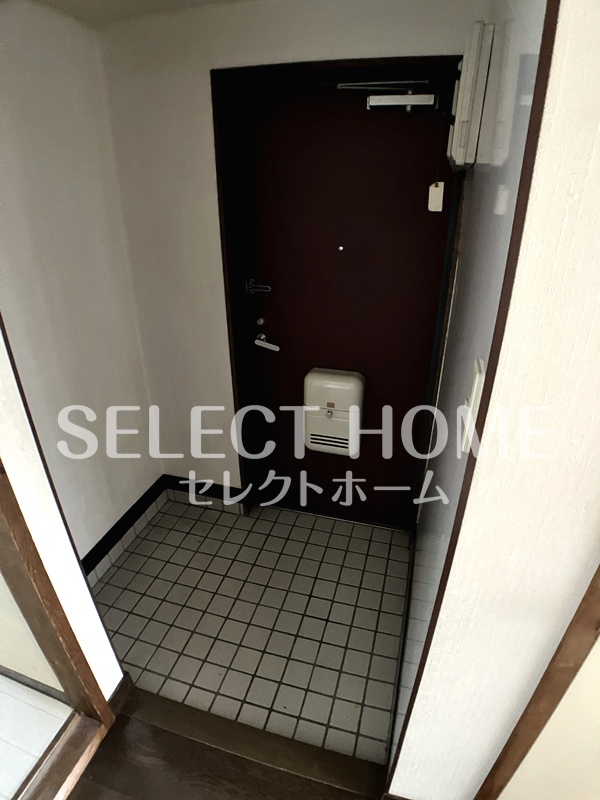 玄関　収納もある玄関です