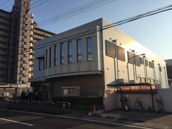 銀行　滋賀銀行　能登川支店（銀行）まで990m