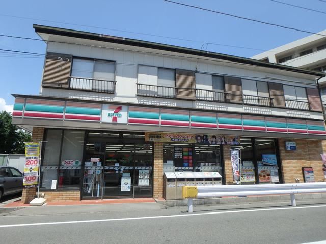コンビニ　セブンイレブン（コンビニ）まで570m