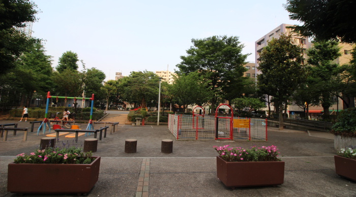 公園　物件（公園）まで550m