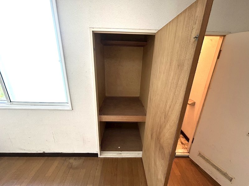 地下鉄南北線 麻生駅 徒歩10分 2階建 築36年の内装写真
