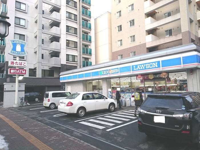コンビニ　ローソン（コンビニ）まで110m
