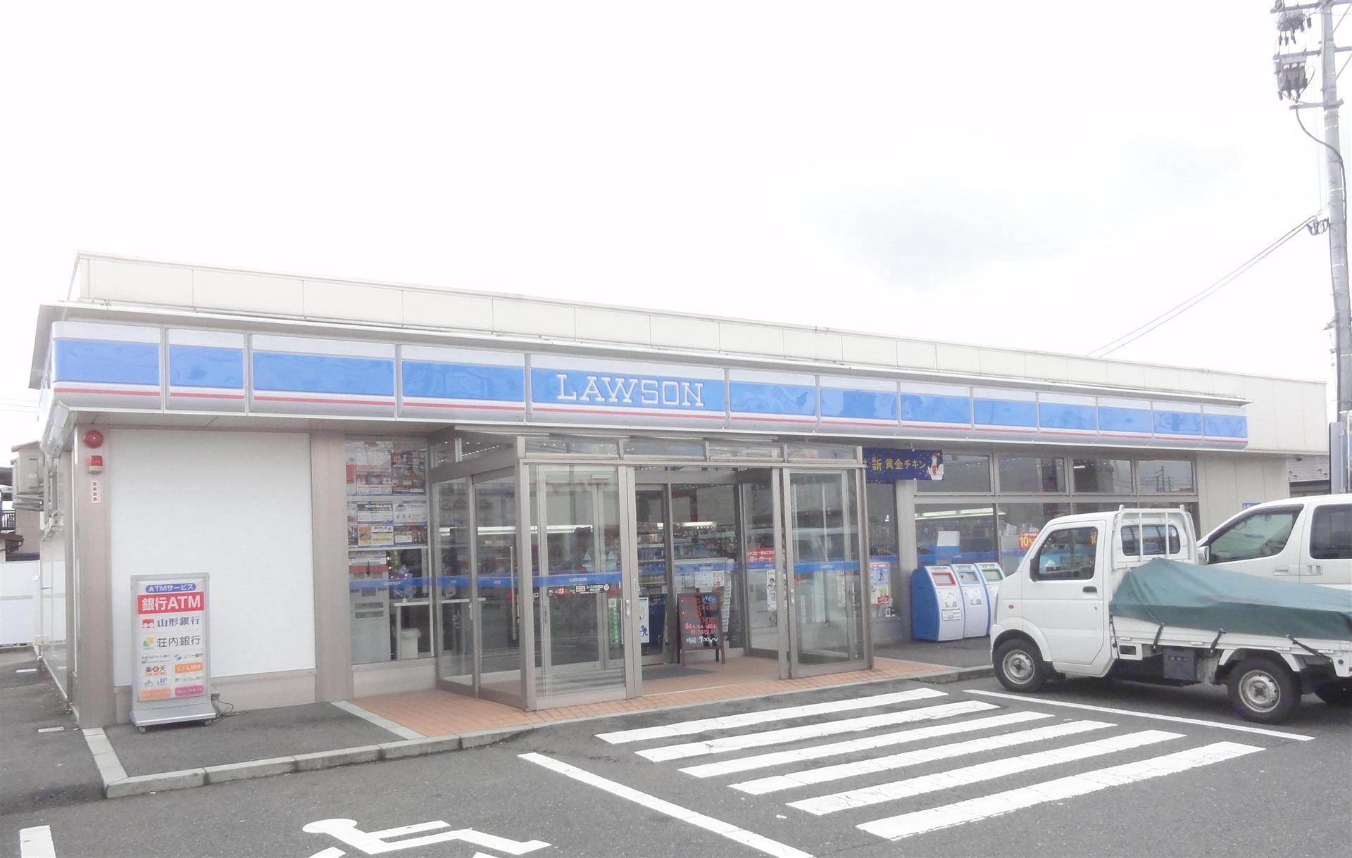 コンビニ　ローソン八日町店（コンビニ）まで850m