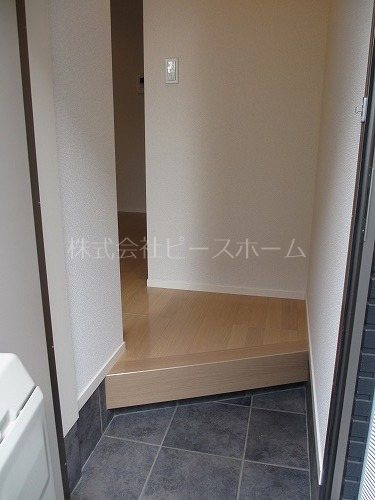 玄関　※別号室参考写真